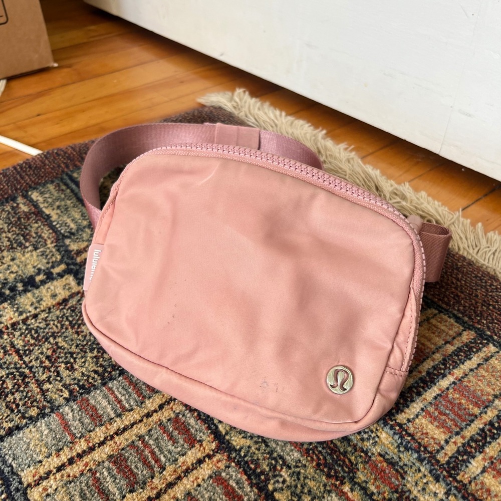 Lululemon Everywhere Belt Bag 1L Pink Pastel